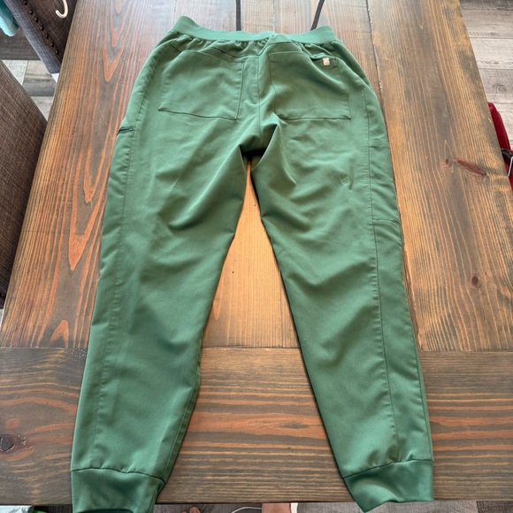 Fabletics Hunter Green Joggers Scrub Pants - Picture 13 of 15